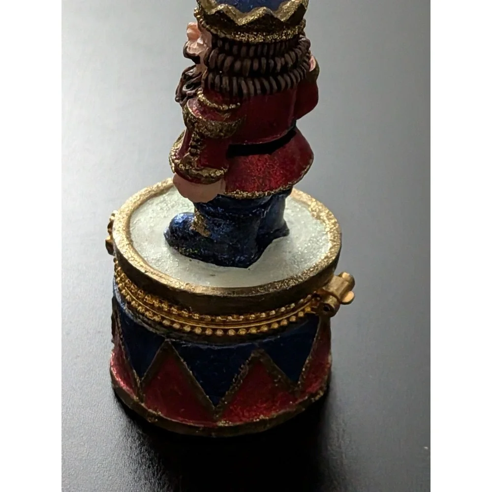 Dwarf‎ King Trinket Box Hinged Open Sparkly 3